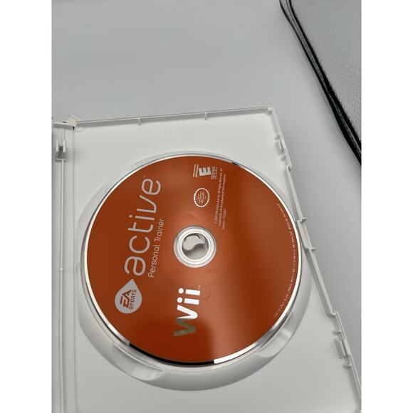 Wii NFL Training Camp & EA Active - Complete Bundle - Picture 10 of 12